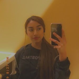 Meet your Posher, Olimpia